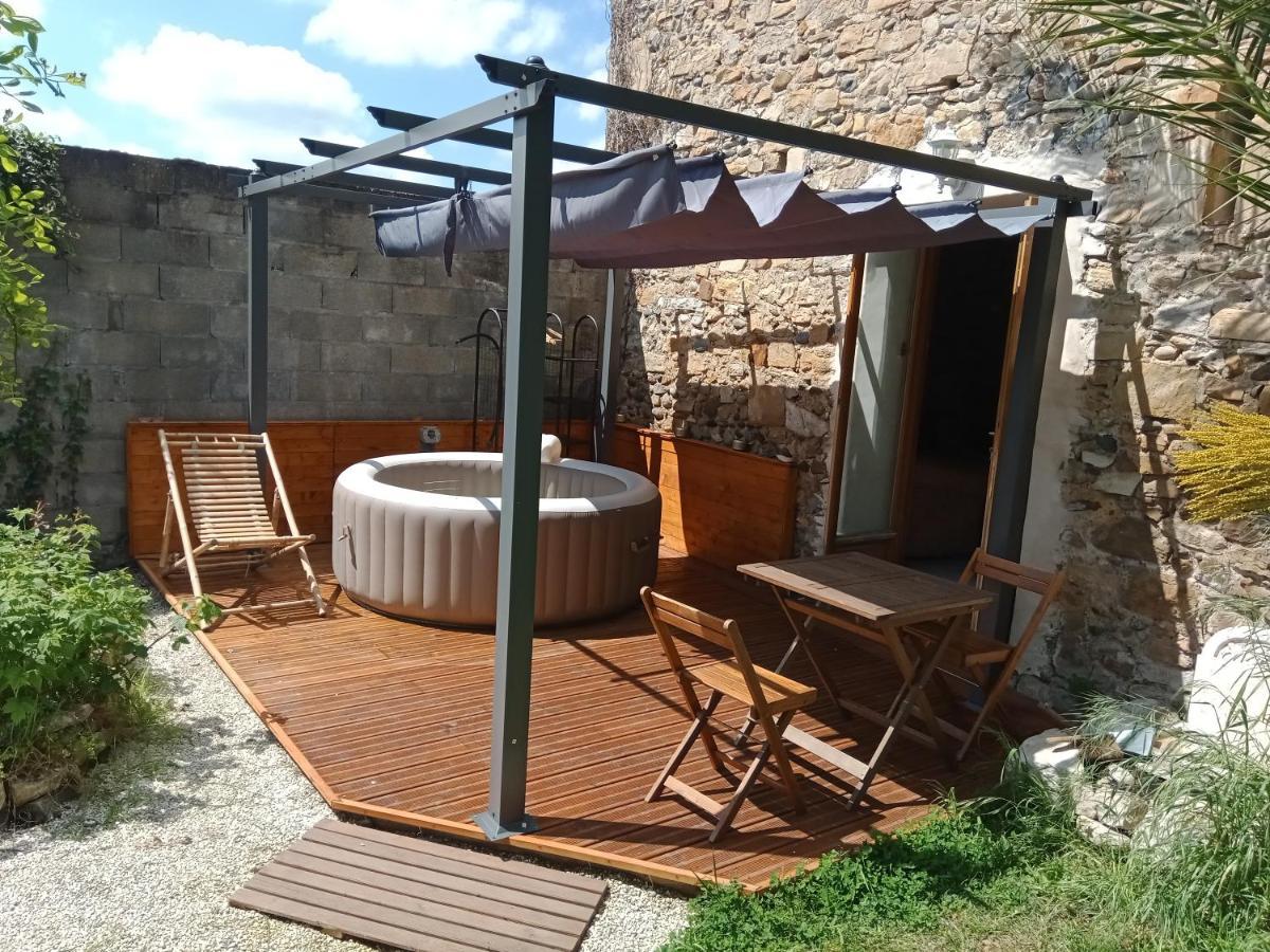 Gite De 6 A 14 Pers Avec Piscine-Jacuzzi- Salle Des Fetes Bastanes Exterior photo